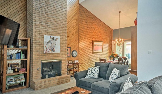 Lubbock Townhome w/Grill Near TTU & Downtown!