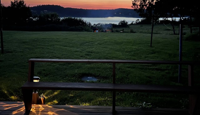 Lubec Saltbox with sunsets! Guests give us 10/10 REVIEWS!