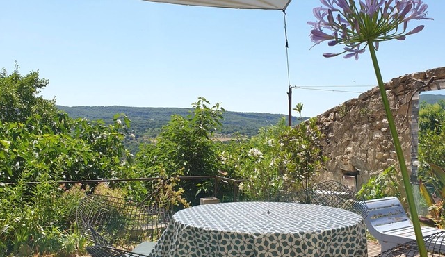 LUBERON, CHARMING HOUSE OF HAMLET
