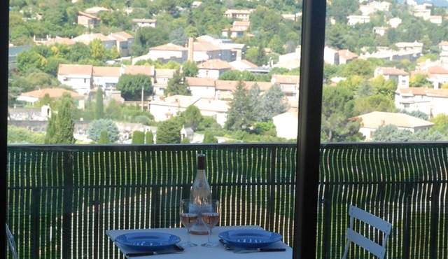 Luberon Apt large apartment F4