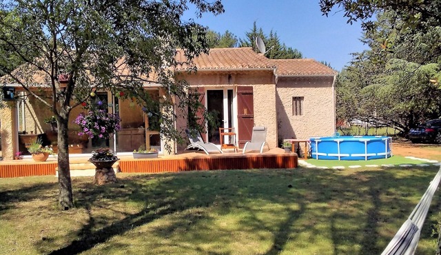Luberon, detached house, 1400m2 garden in the garrigue of Provence