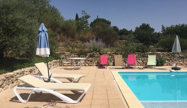 Luberon Park - House with private pool on plot of 10,000 m2 without screws