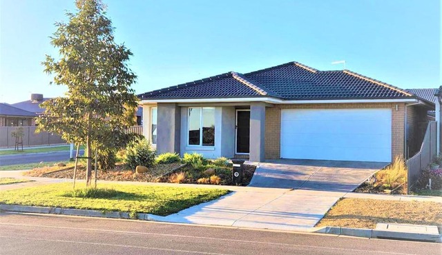 Lucas One 2-bedroom apartment NBN Pets