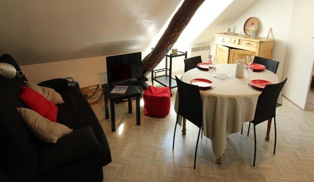 Luchon : T3 cosy pour 4 pers, au pied du télécabine, parking privé - FR-1-313-204