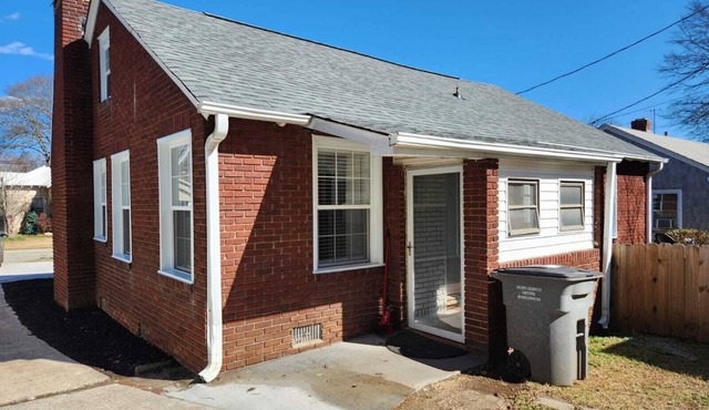 Lucky 13 Retreat – Cozy 2BR Getaway Near Downtown Greenville!