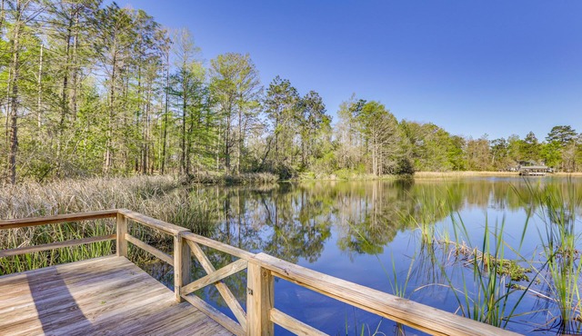 'Lucky 8 Lake House' in Bainbridge w/Private Dock