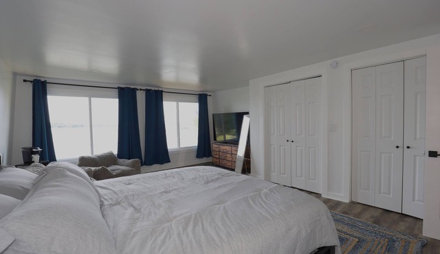 Lucky Catch Cottage 4 BR. 2BA. Lakeside, Hot Tub, Sauna, Casino nearby