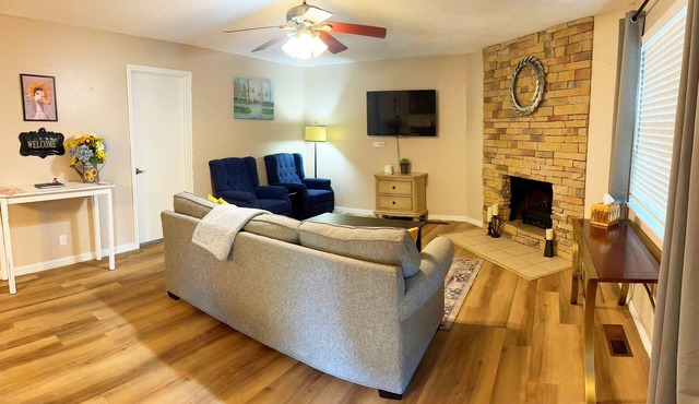 Lucky Duck Lodge Cozy Lake Texoma Home Near Marinas, Beaches, & Casinos