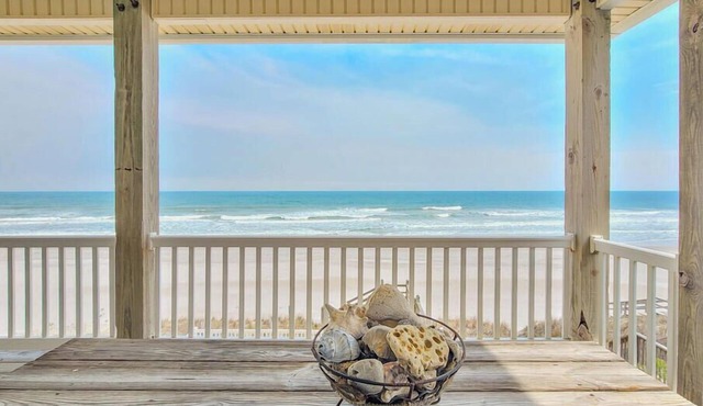Lucky Enough – Pets Welcome, Ocean Views Included