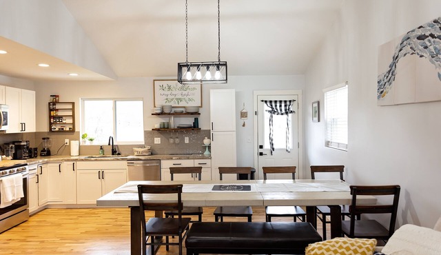 Lucky Kentucky Ranch Home- Visit Ark & Creation Museum