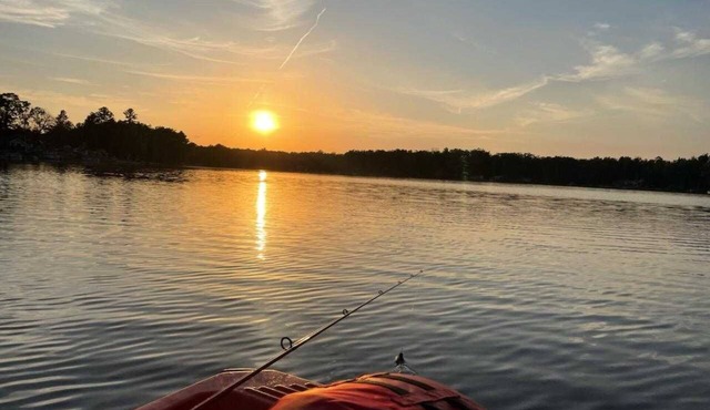 Lucky Loon Cottage (South Branch, MI): Sleeps 5, Pet friendly, waterfront!