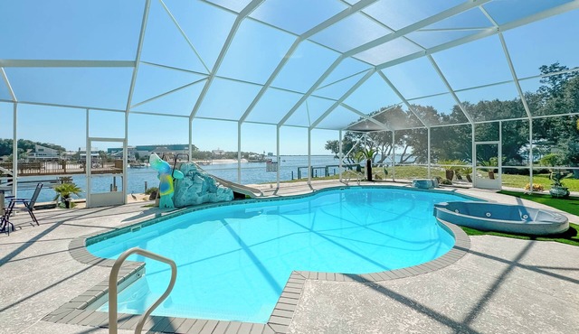 "Lucky View" | Private Pool | Boat Dock | Waterfront | Beach Getaways