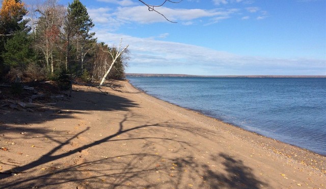 Lucy`s Farm House - Beautiful Property with over 250 Feet of Sand Beach!