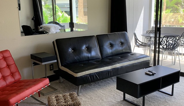 Lucy's Place nAir Conditioned Studio with Murphy bed