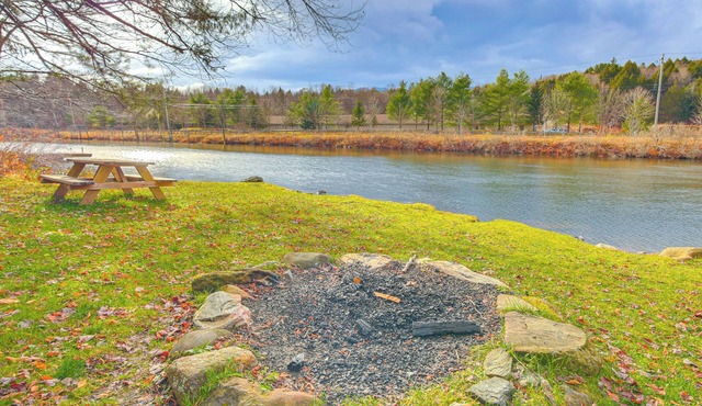 Ludlow Cabin on Lake Pauline w/Outdoor Fire Pit