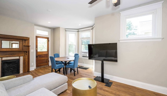 Ludlow Lodge w/City Views