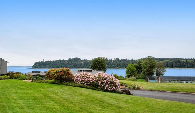 Ludlow Seaside Hale'