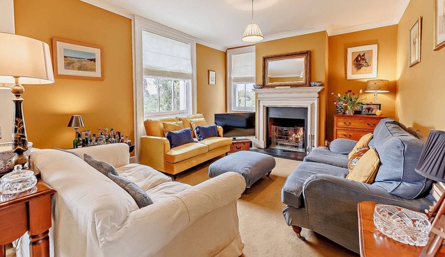 Luffs Farm - Five Bedroom House, Sleeps 9