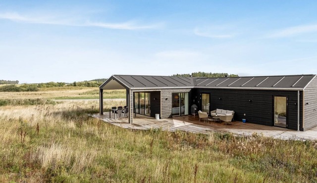 "Luisa" - 1km from the sea by Interhome