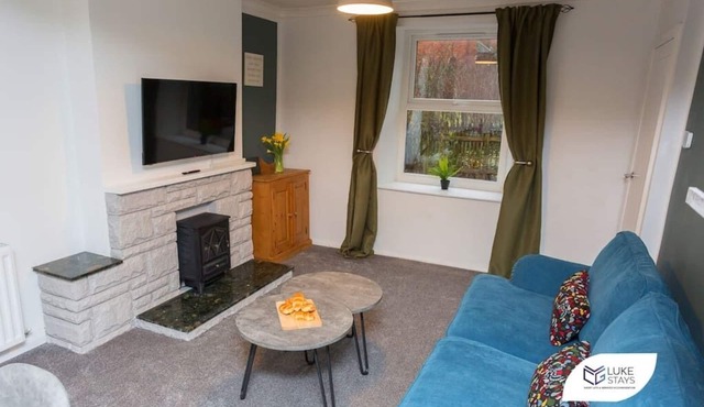 Luke Stays -Good StationCottages