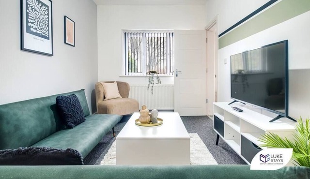 Luke Stays - Horseley Road