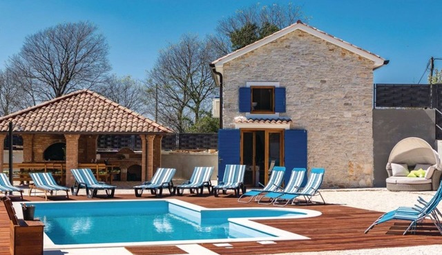 Lukini dvori by Villas Guide