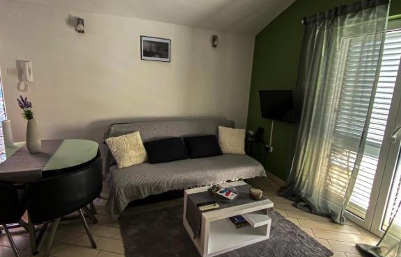 Lukovo Otocko Apartment