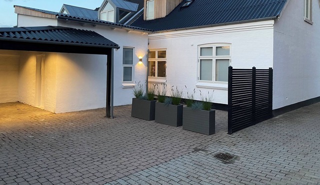 Luksus Byhus 100 Meter fra Gågaden med Egen Carport