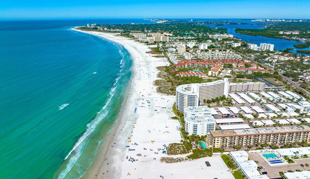 Lulu's Crescent Cottages - Entire two Unit Complex