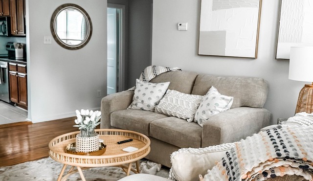 LuLu's Oasis- ITB Five Points Cottage! Family and Pet Friendly