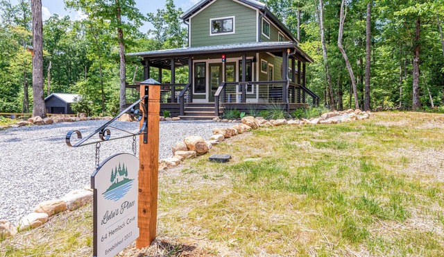 Lulu's Place - A Lakeside Tiny Home in Tennessee
