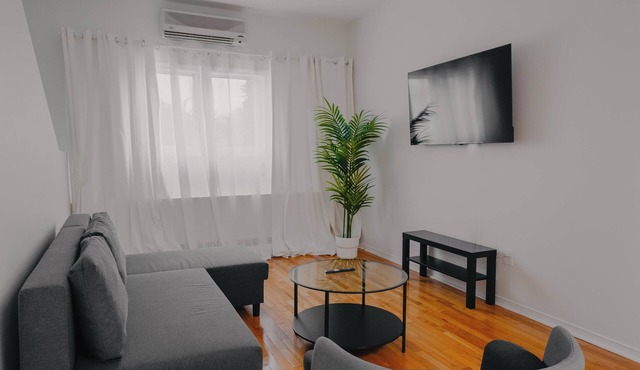 Lum The Queen - Superior One-Bedroom Apartment