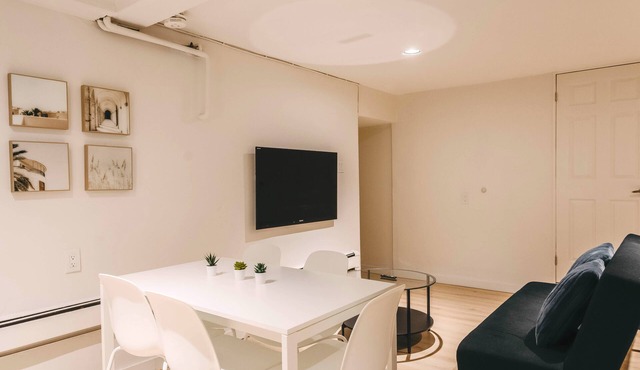 Lum The Queen - Two-Bedroom Apartment