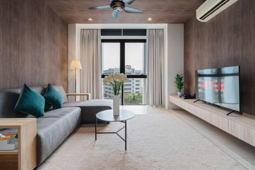 Lumi Tropicana Muji High Floor