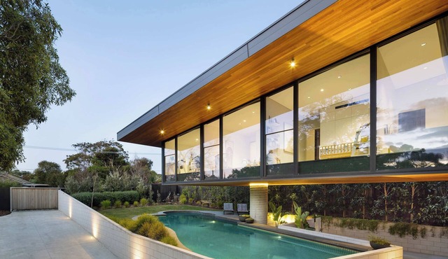 Lumiere - Gas Heated Pool & Stroll to Beach