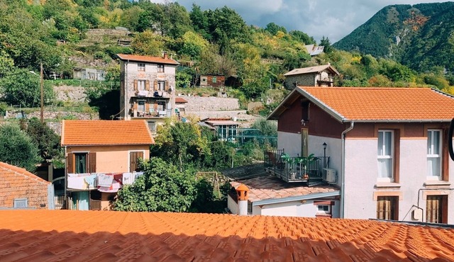 Lumineux Duplex Avec Terrasse au Coeur du Village de Belvédère