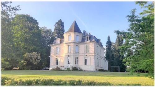 Lumineux Manoir 3 etoiles proche grands lacs baignade