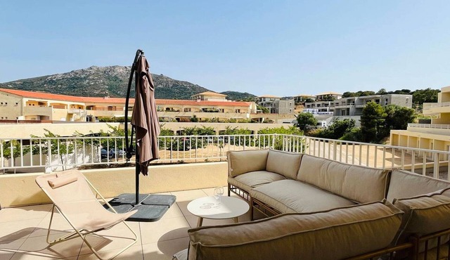 Luminous 2BR Apartment in Lumio - 6 Guests, A/C, Near Beach, Large Terrace, Parking Included
