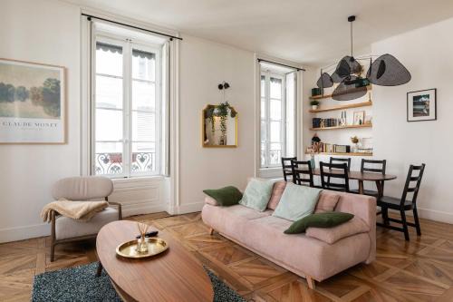 Luminous Apartment 2BR 4P - Bellecour Place Ampère