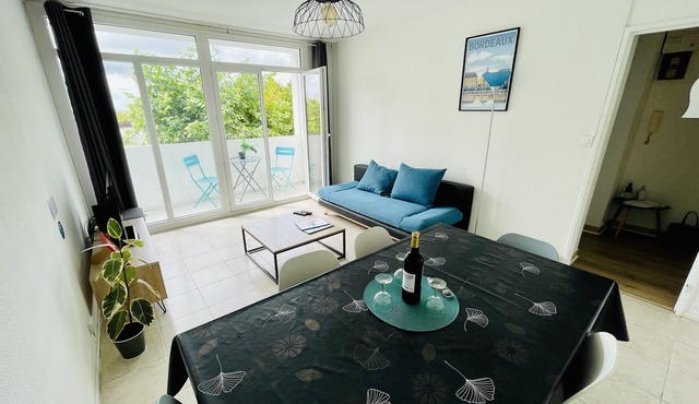 luminous apartment with parking near the city center