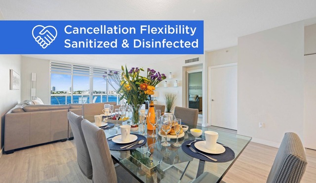 Luminous corner condo overlooking the bay | WIFI + Netflix + Parking