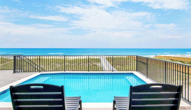Luna Azul | Gulf-Front + Private Pool & Boardwalk to Beach!