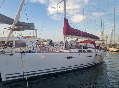 LUNA BAY, voilier 3 cabines 2 sdb en ville