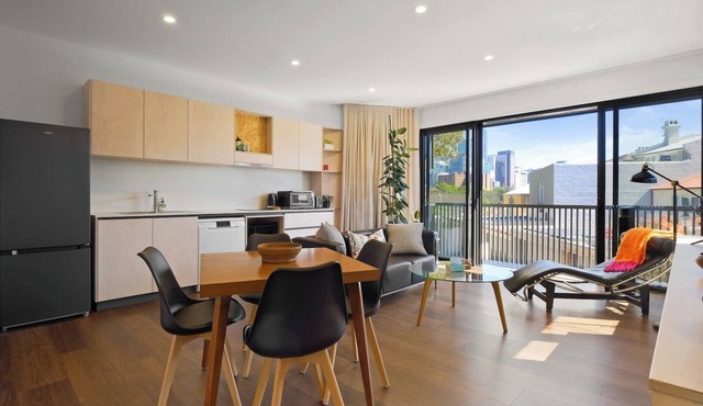 Luna Glow Harbourside Escape near Sydneys Icons