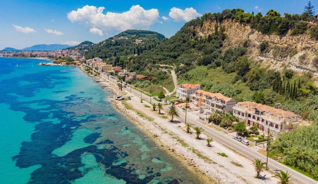 'luna Nera' Beachfront Apartment