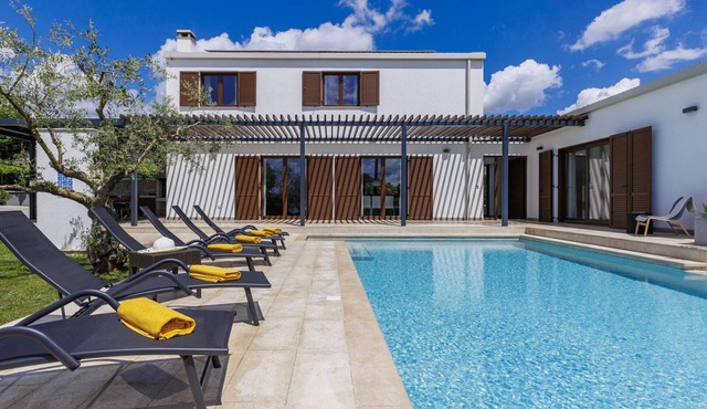 Luna Rossa by Interhome