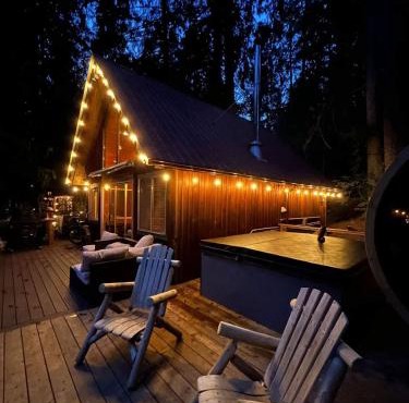 Luna's A-Frame - River & Spa