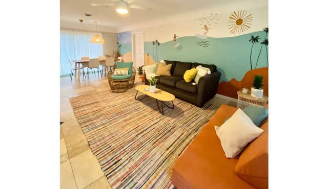 Luna Surf House - Just 12 min walk to beach!