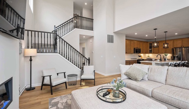 Lunar Haven – Gorgeous 5 BDR