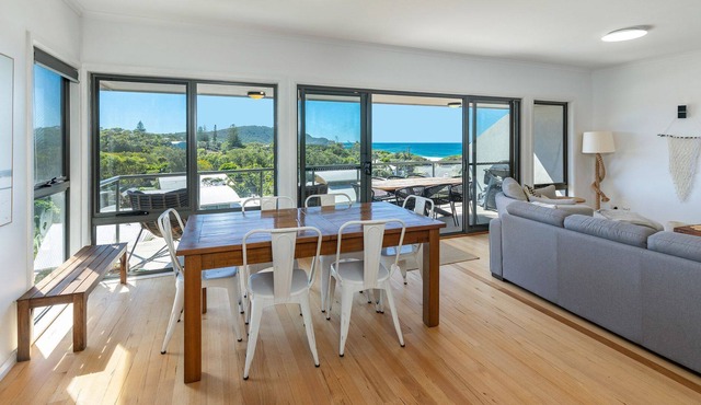 Lunar Sea kick back and enjoy Panoramic Ocean Views at Boomerang Beach